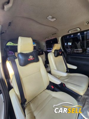 Toyota esquire model 2014