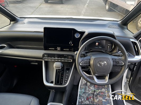 Toyota Noha 2022