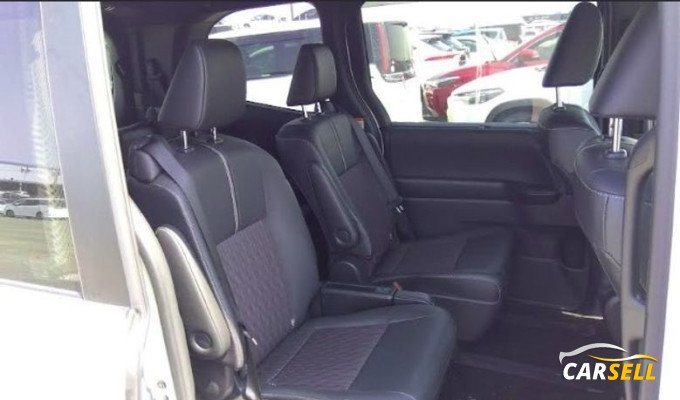 Toyota Noah WXB HYBRID pearl 2023 Recondition Car Sale