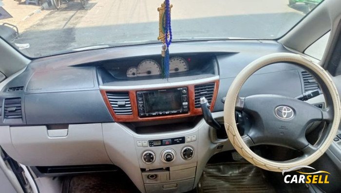 Toyota Noah X Edition 2002 Used Car
