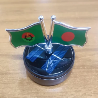 Premium Flag Spinning Car Dashboard Showpiece – solar powered rotating flag display যা সূর্যের আলোতে নিজে থেকেই ঘুরে। Stylish ও unique car decoration। 🚗✨