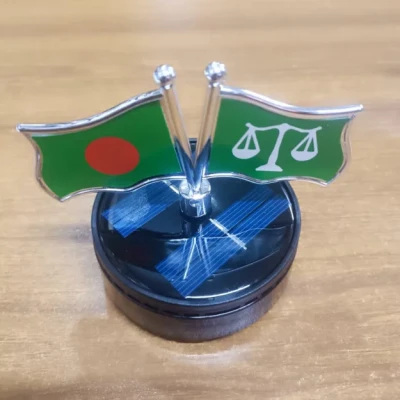 Premium Flag Spinning Car Dashboard Showpiece – solar powered rotating flag display যা সূর্যের আলোতে নিজে থেকেই ঘুরে। Stylish ও unique car decoration। 🚗✨