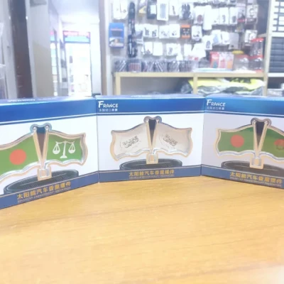Premium Flag Spinning Car Dashboard Showpiece – solar powered rotating flag display যা সূর্যের আলোতে নিজে থেকেই ঘুরে। Stylish ও unique car decoration। 🚗✨